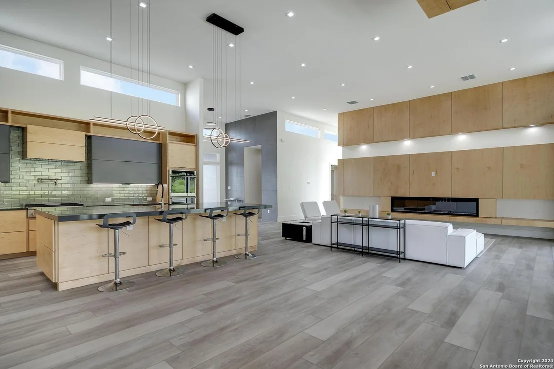 Photo of 25907 Morhiss Pt