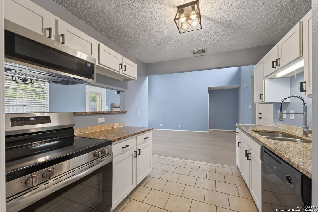 Photo of 2415 Moss Terrace