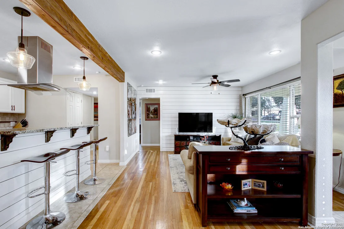 Photo of 327 BURNSIDE DR