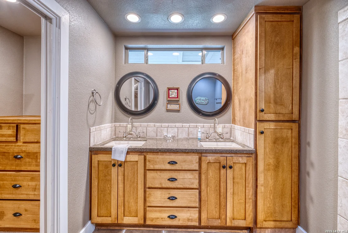 Photo of 270 Robinson