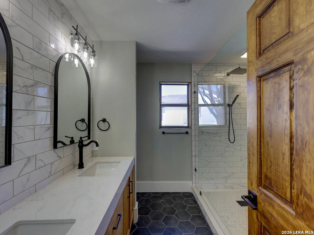 Photo of 29540 Red Bud Hill