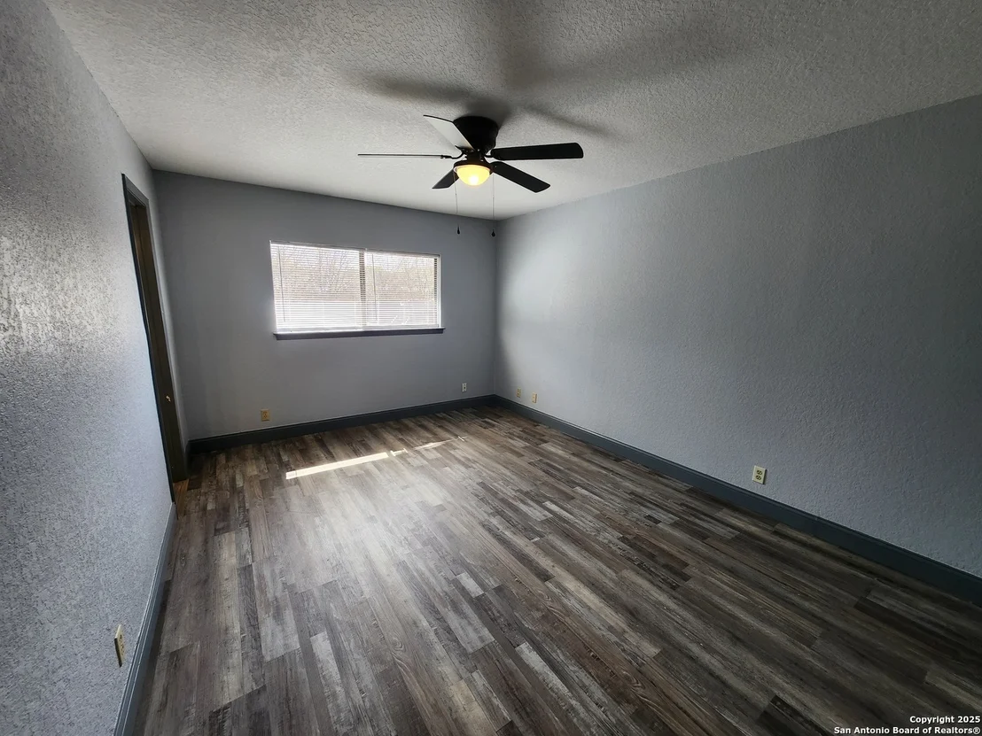 Photo of 918 ROLLING ROCK DR