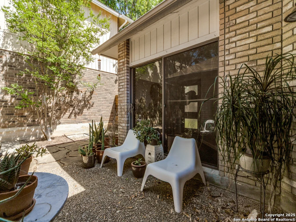 Photo of 5935 Heather View