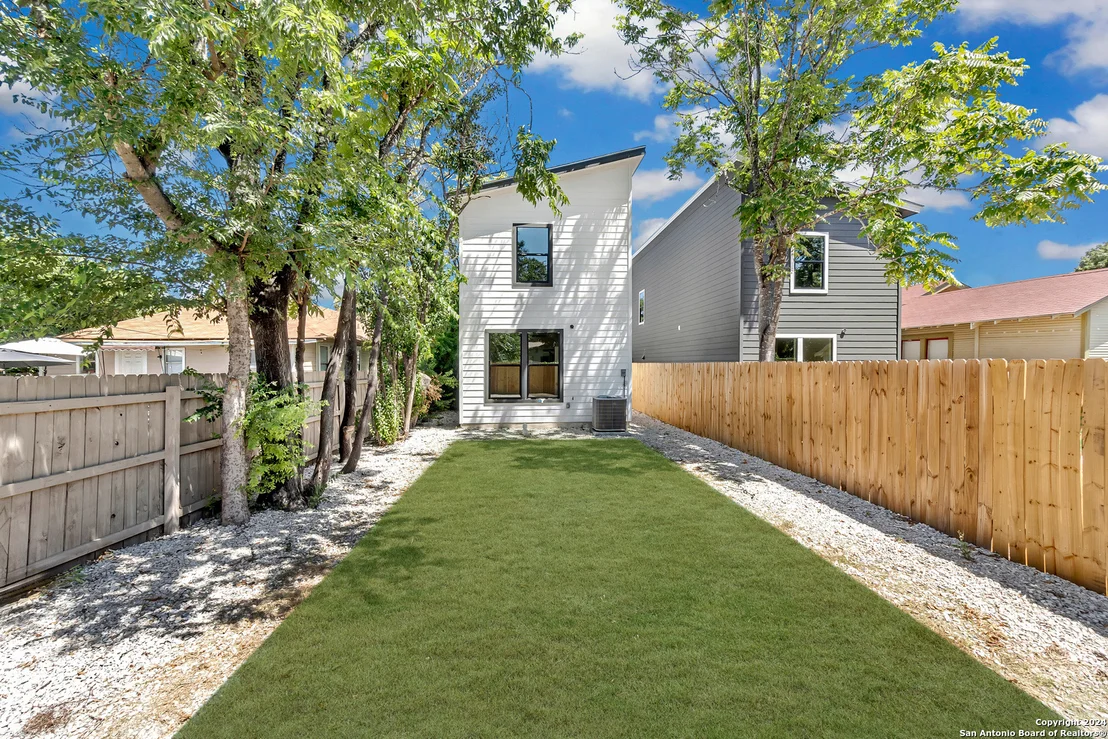 Photo of 1010 Denver Blvd