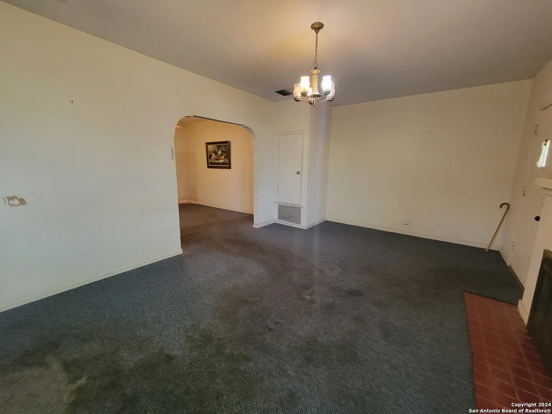 Photo of 295 EL MONTE BLVD