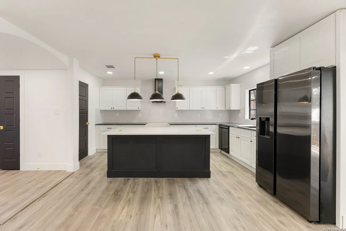 Photo of 327 RAINBOW DR