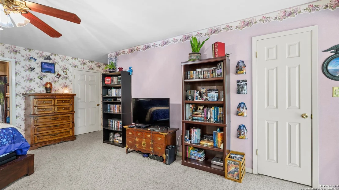 Photo of 949 Burges