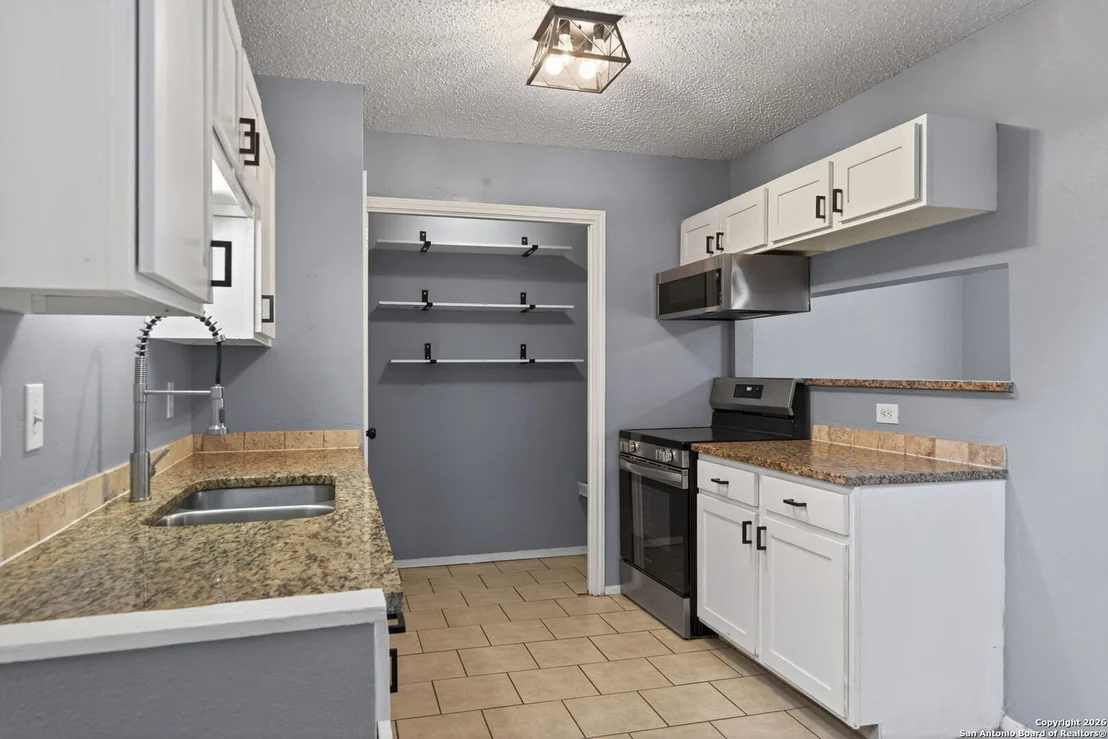 Photo of 2415 Moss Terrace