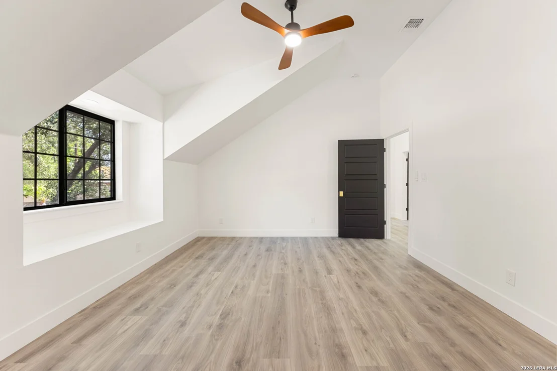 Photo of 327 RAINBOW DR
