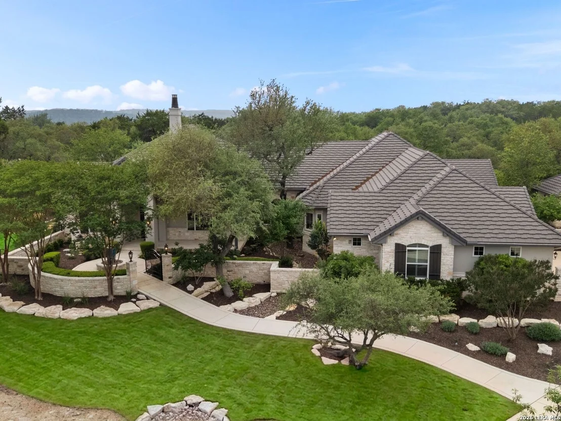 Photo of 8 Winged Foot
