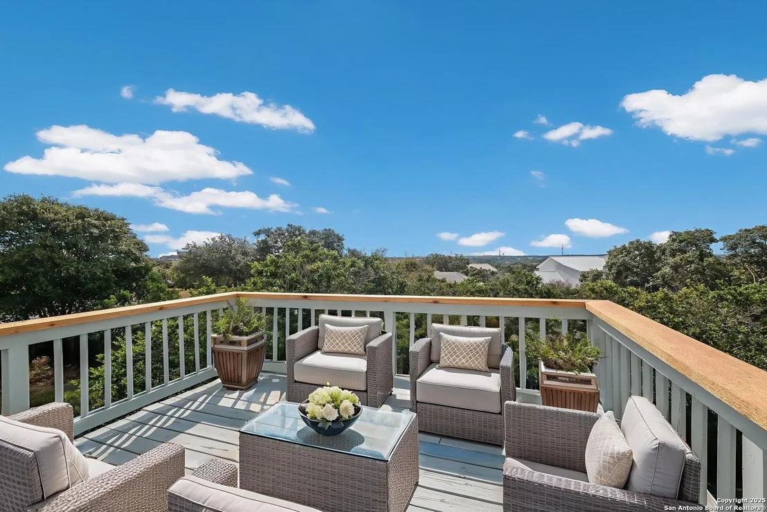 Photo of 726 Mello Oak