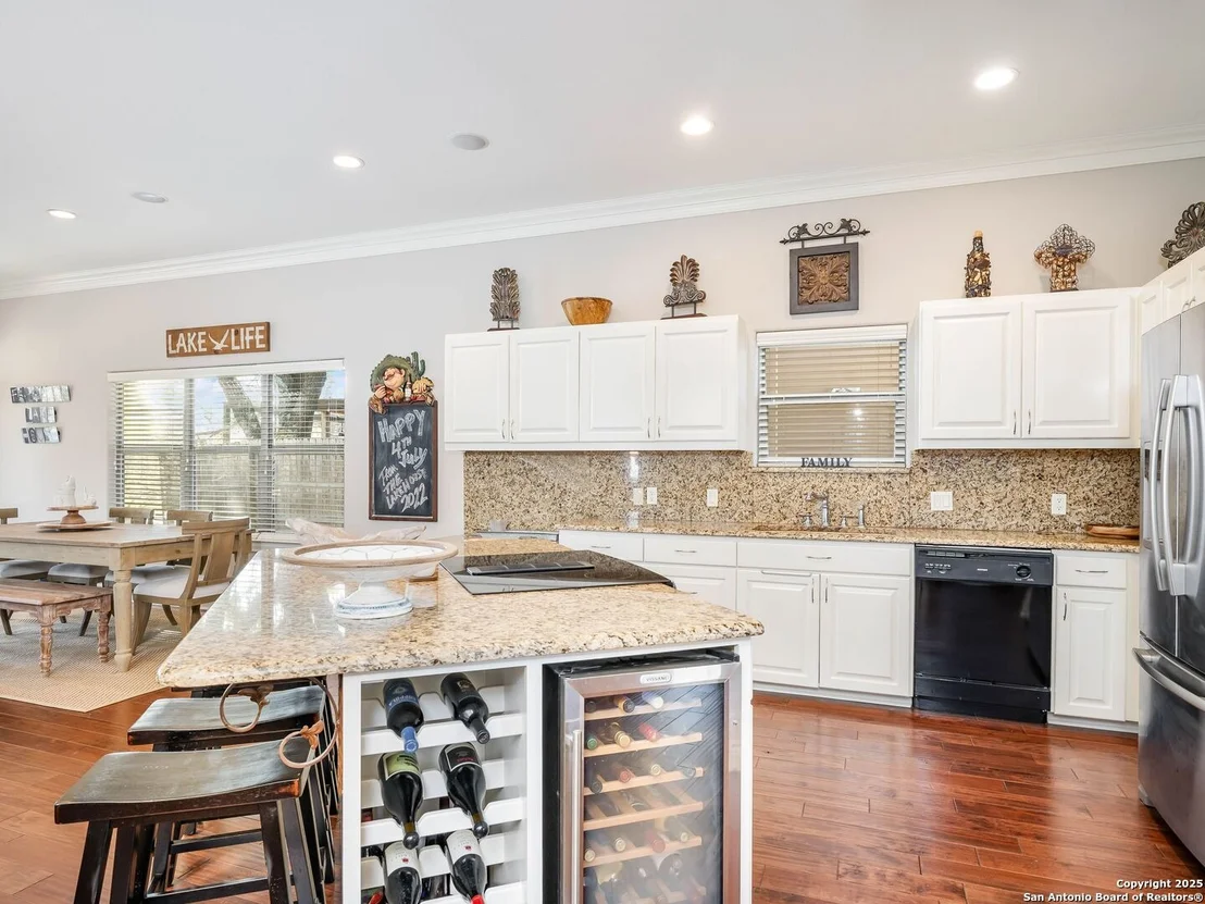 Photo of 705 RIDGEROAD DR