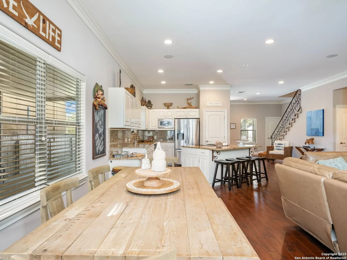 Photo of 705 RIDGEROAD DR