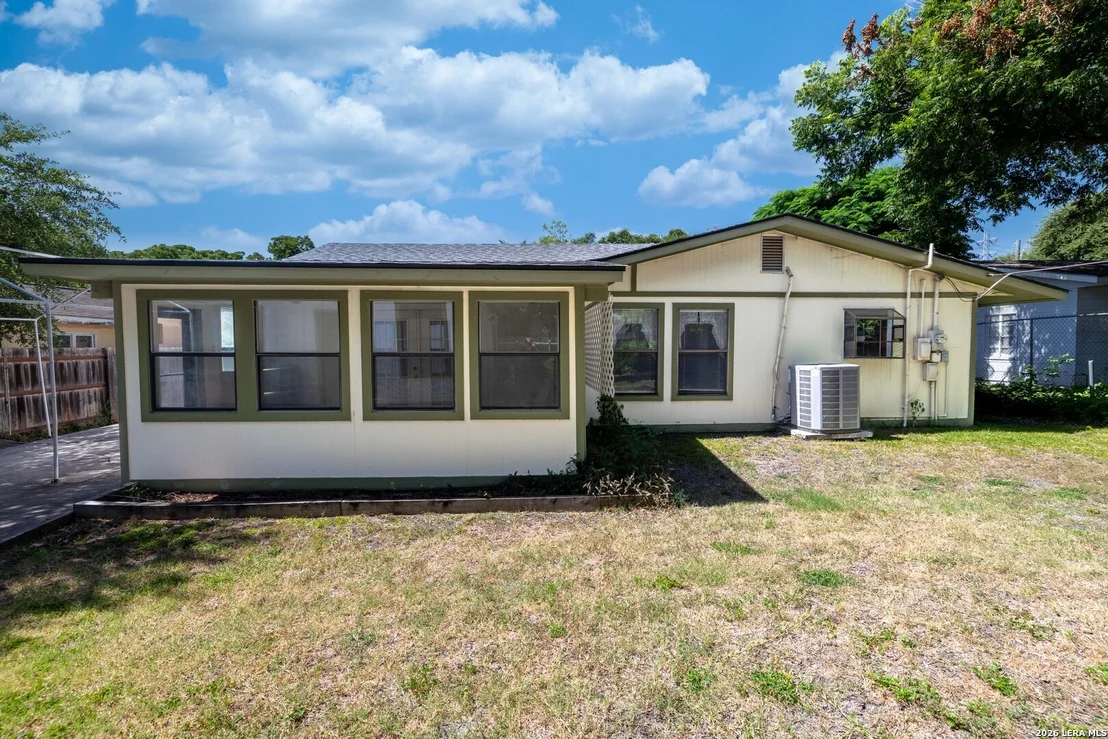 Photo of 555 Dawnview