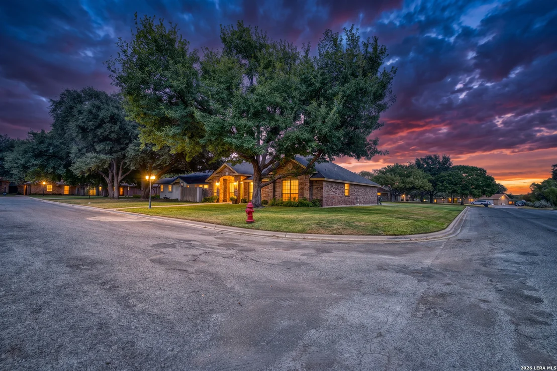 Photo of 1 CYPRESS CIR