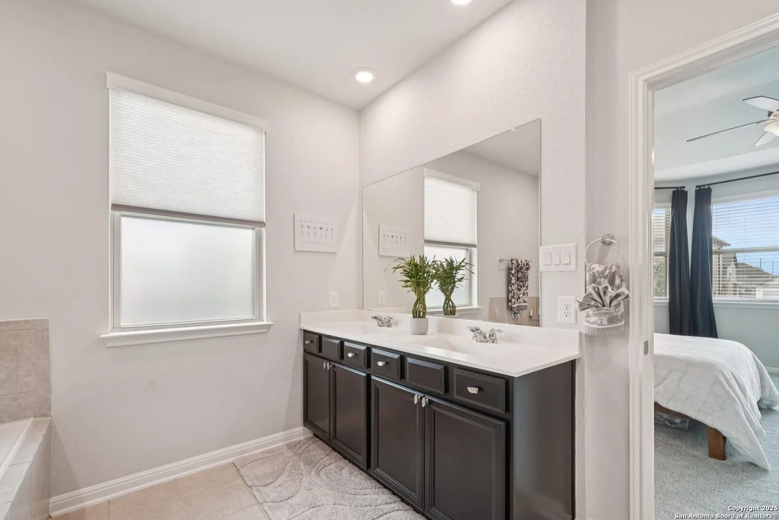 Photo of 4938 Oxbow