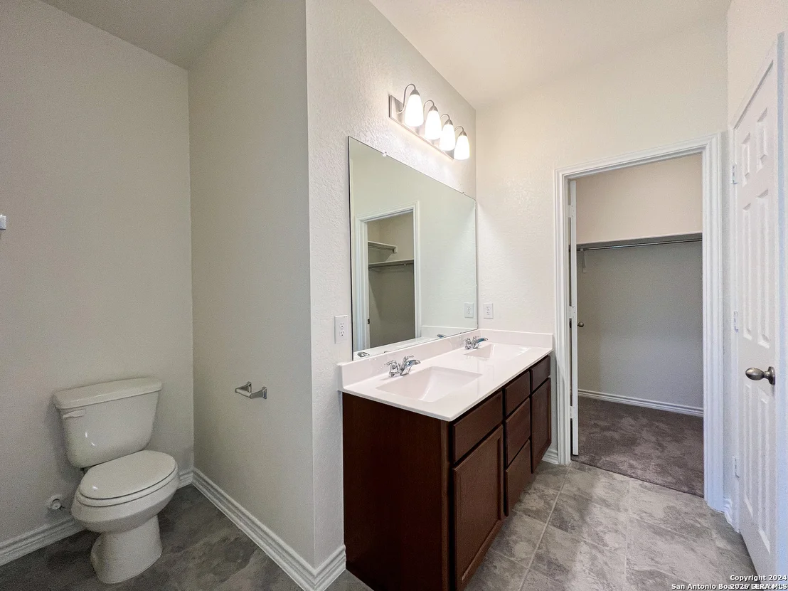 Photo of 4555 Whispering Oak