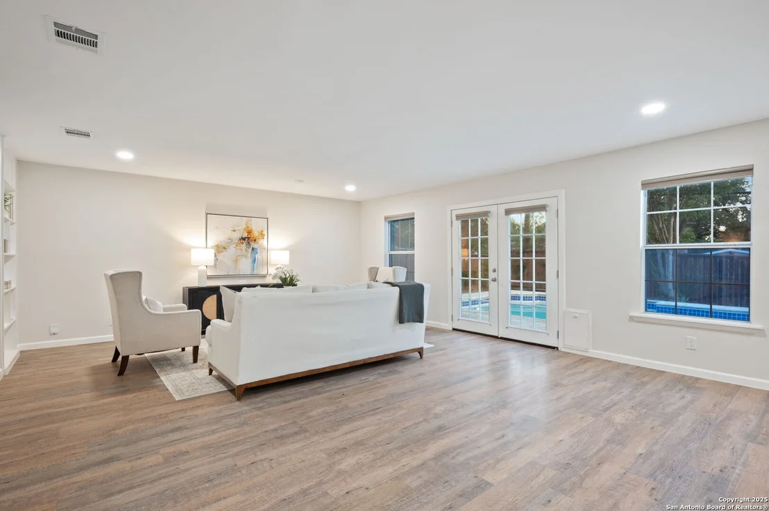 Photo of 929 Morningside