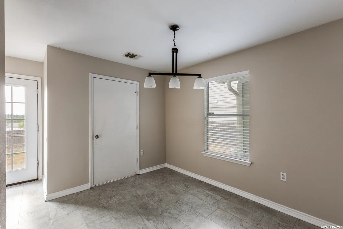 Photo of 11812 Lima