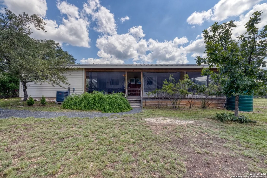 Photo of 565 Loop Rd.
