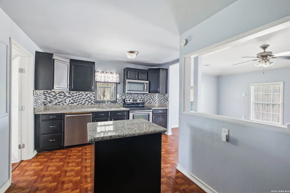 Photo of 772 Cresthill Rd