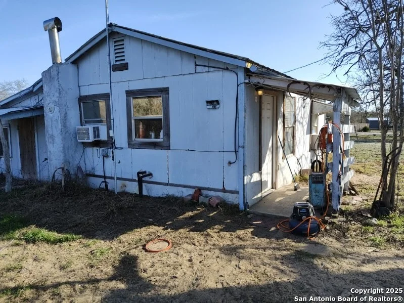 Photo of 901 Forest Oaks Dr.
