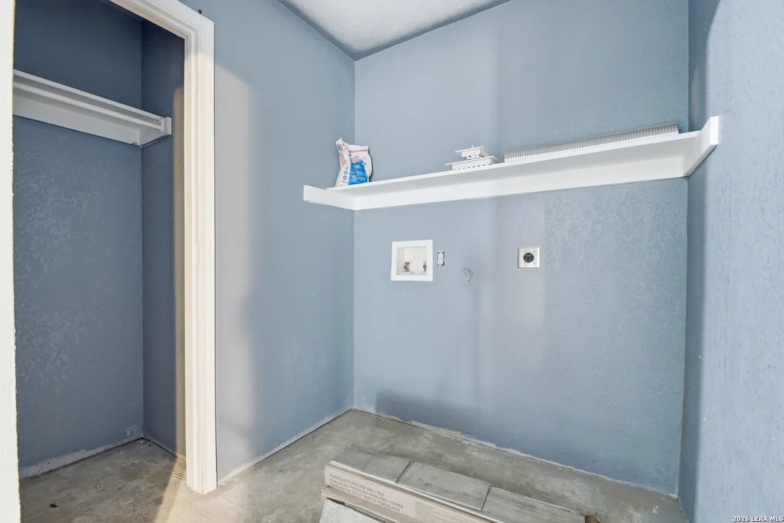 Photo of 939 W Harding Blvd