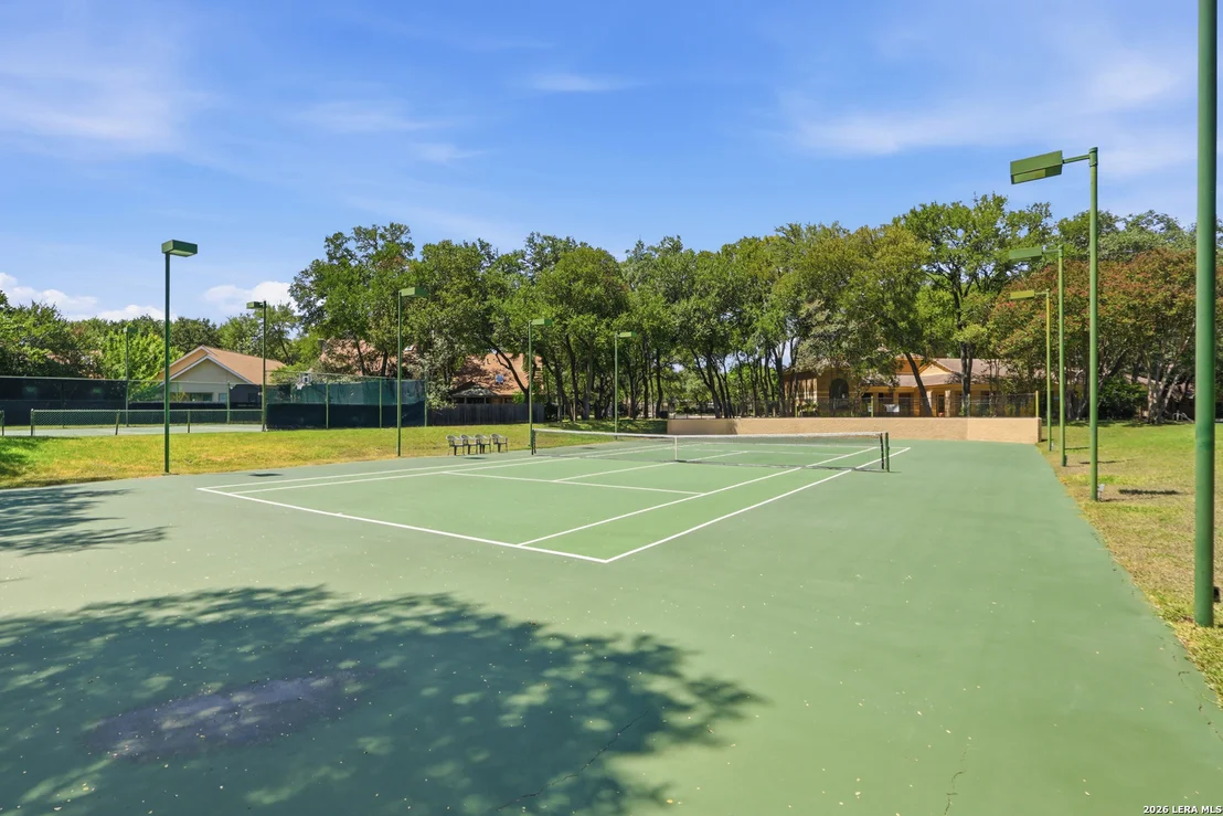 Photo of 28 COURTSIDE CIR