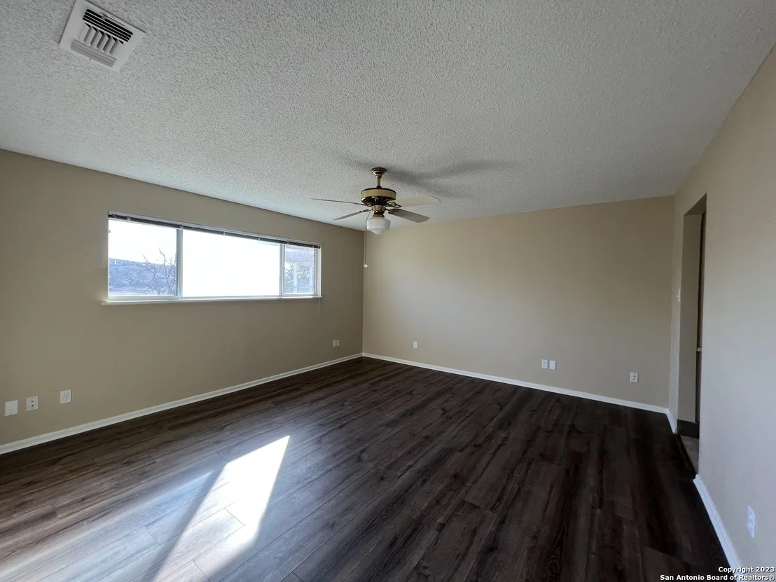 Photo of 119 CEDAR TREE LN