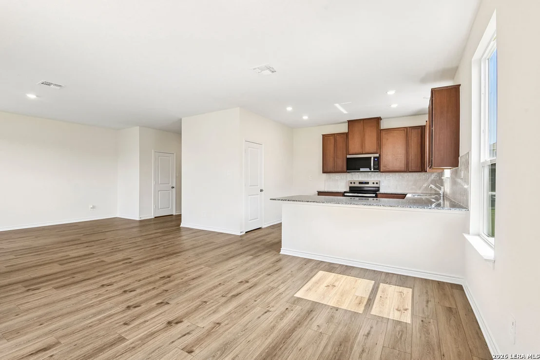 Photo of 448 Horizon Pointe