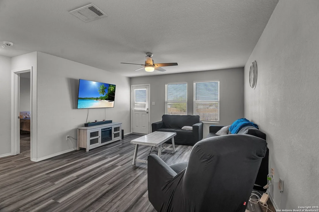 Photo of 4211 VOLCANO WAY