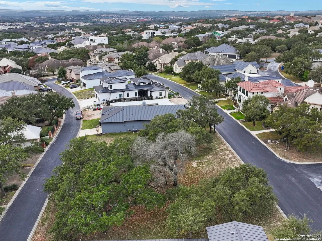 Photo of 12 GRANTHAM GLN