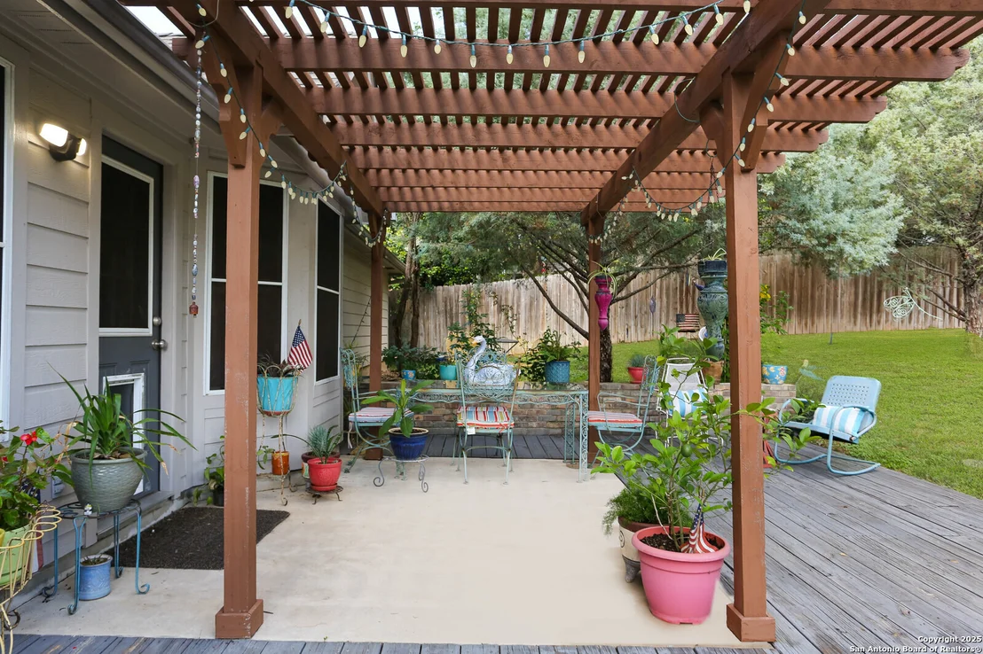 Photo of 640 Riverside