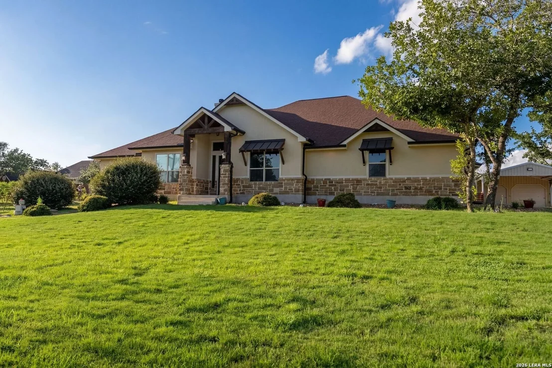 Photo of 1009 Bluebonnet Ln