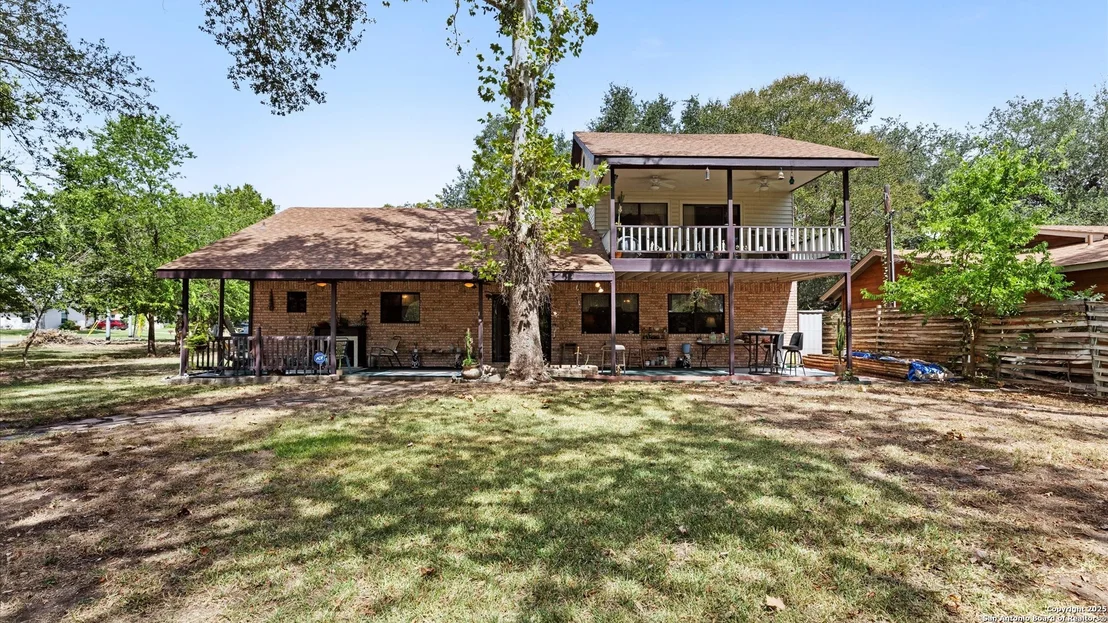 Photo of 949 Burges