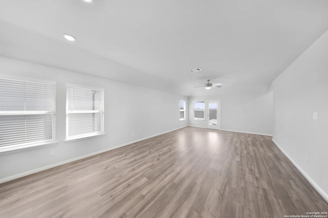 Photo of 752 Clara Park