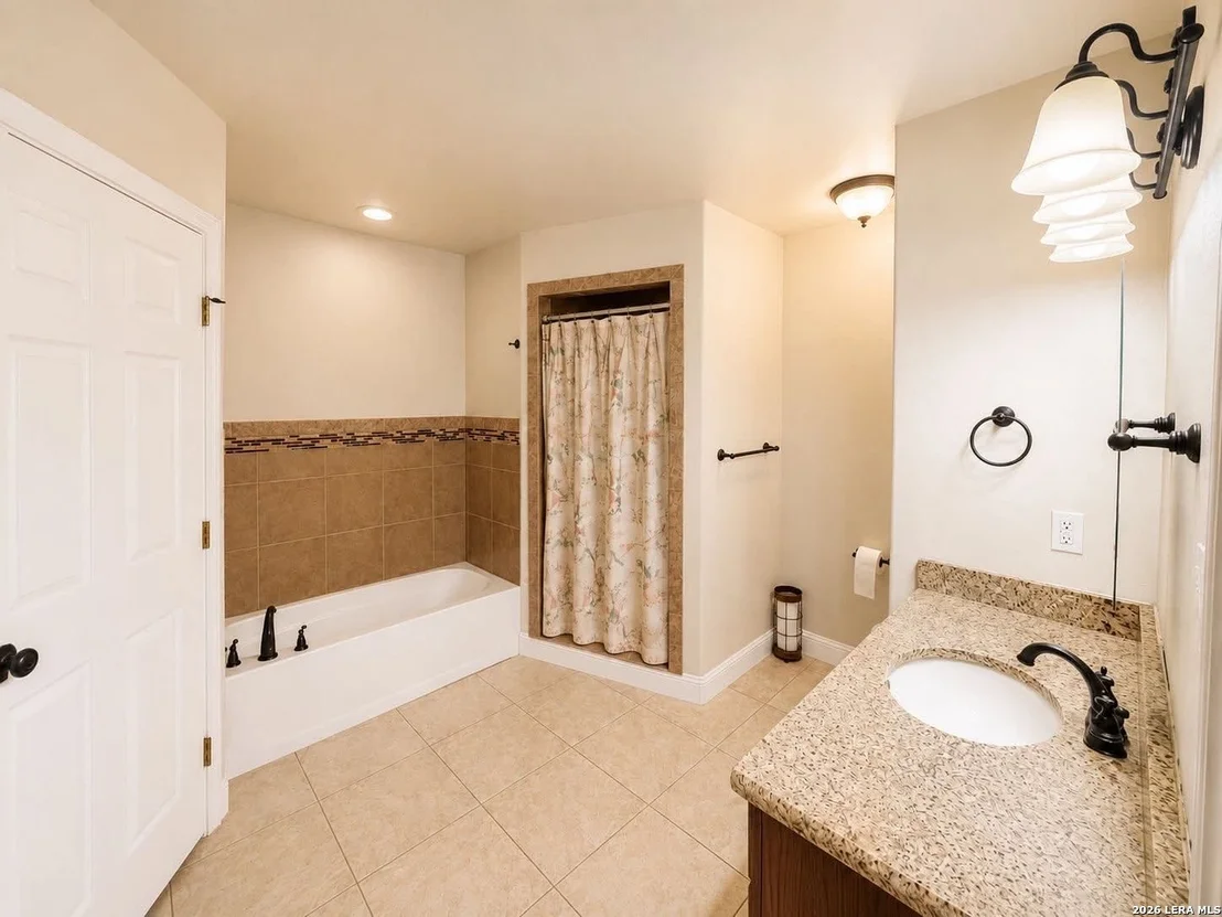 Photo of 2714 OAK MANOR DR