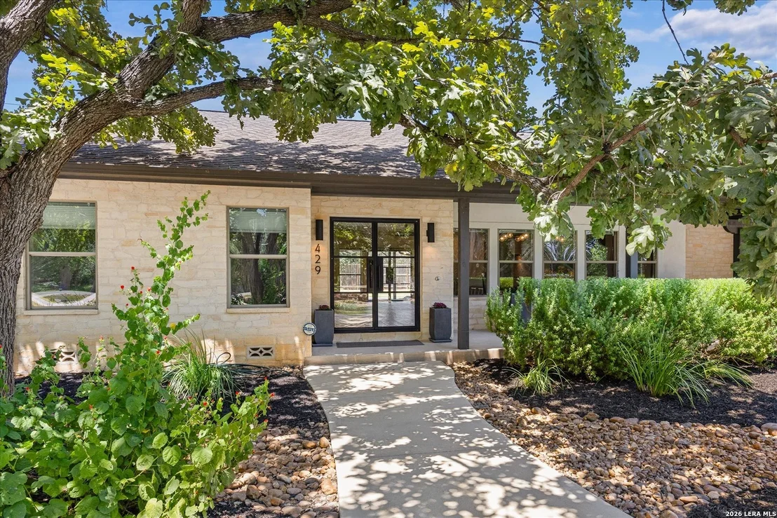 Photo of 429 Lakeview Blvd.