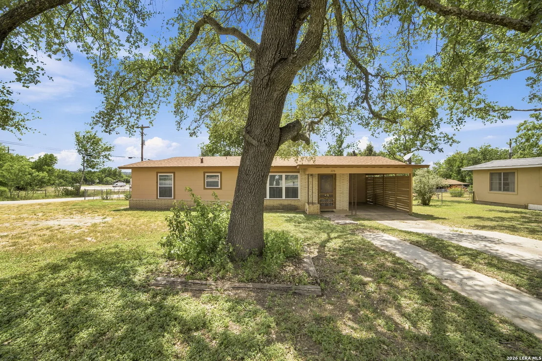 Photo of 225 LOWER LACOSTE RD