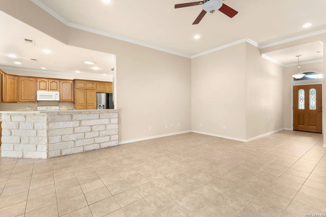 Photo of 809 Saint James