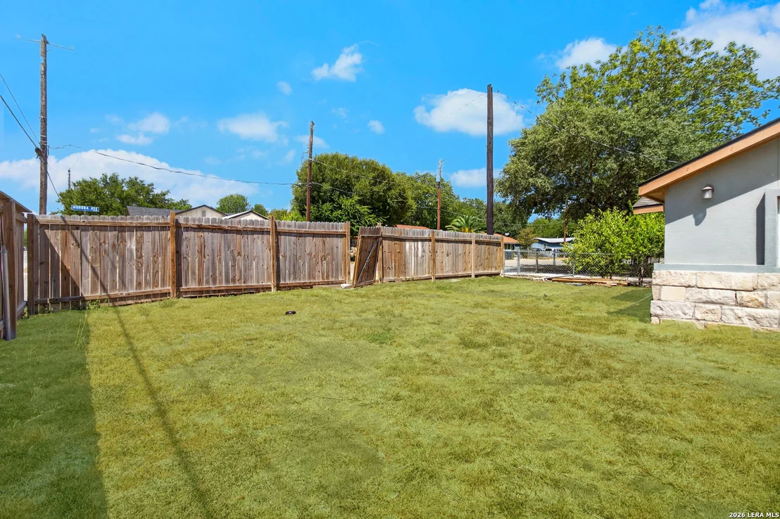 Photo of 363 W ANSLEY BLVD