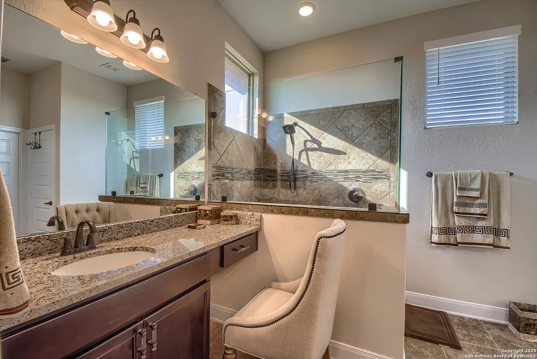 Photo of 950 Lone Cypress