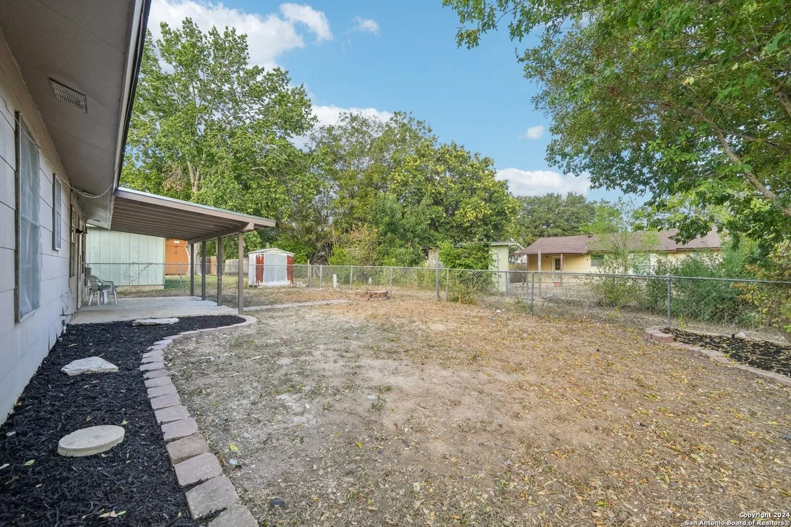 Photo of 717 MAPLE DR