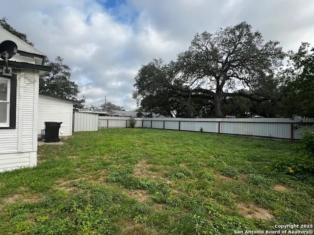 Photo of 308 W Coker