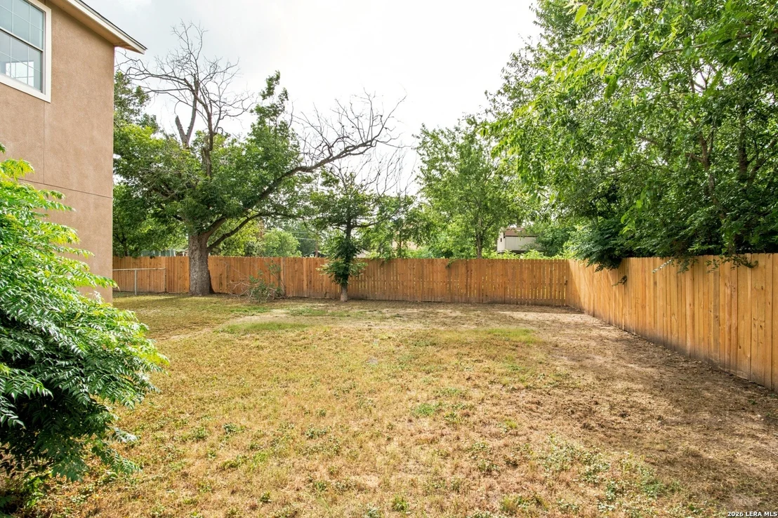 Photo of 438 CRESTHILL RD