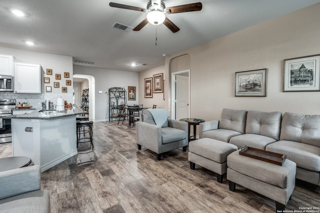 Photo of 605 Great Plains