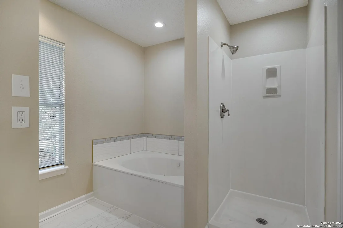 Photo of 14214 PEBBLE GLADE