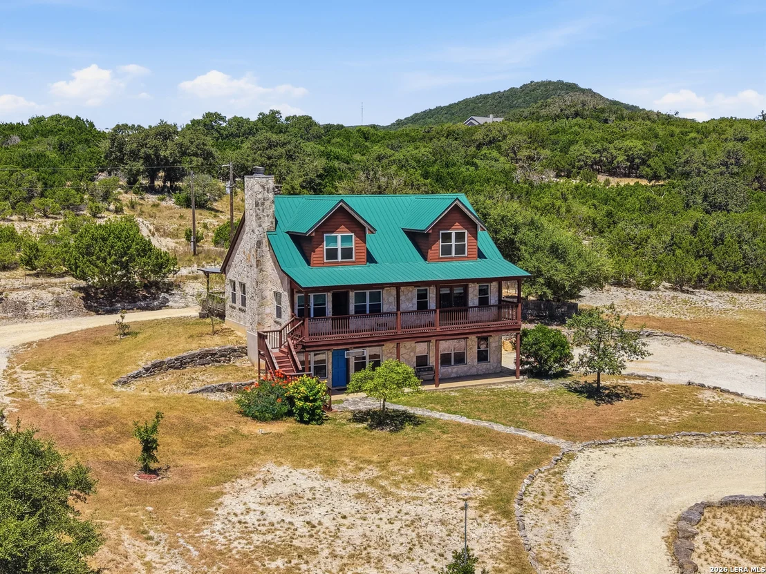 Photo of 412 Bear Springs Trl