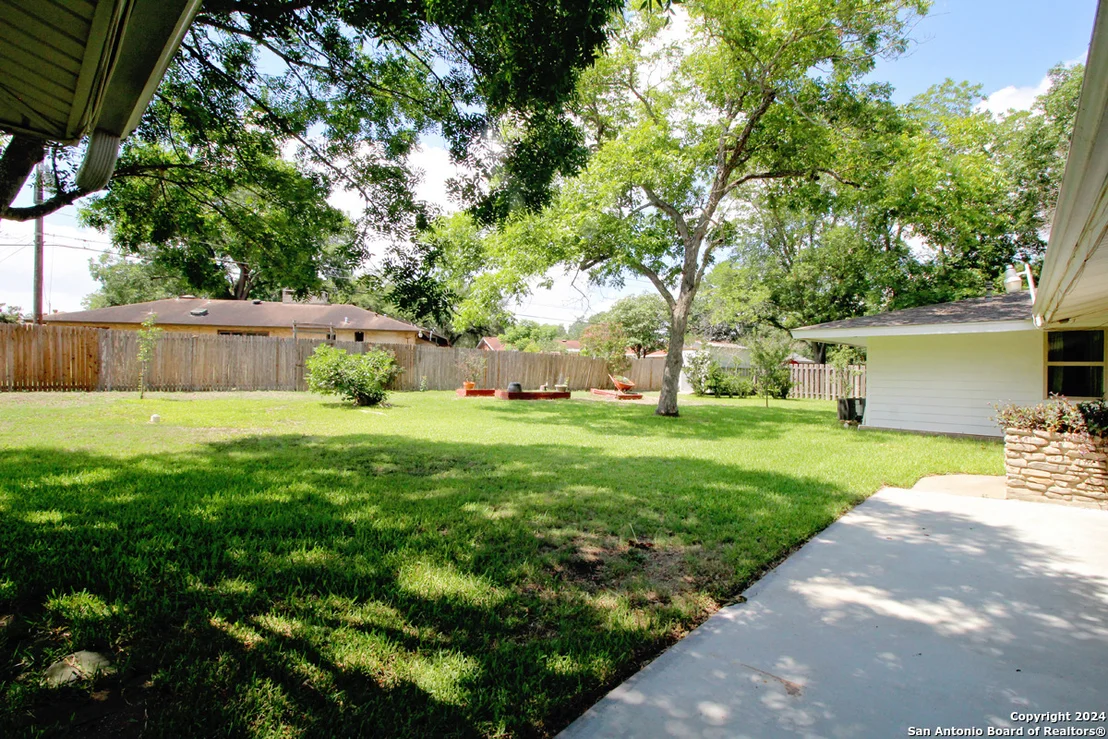 Photo of 718 WINDROCK DR