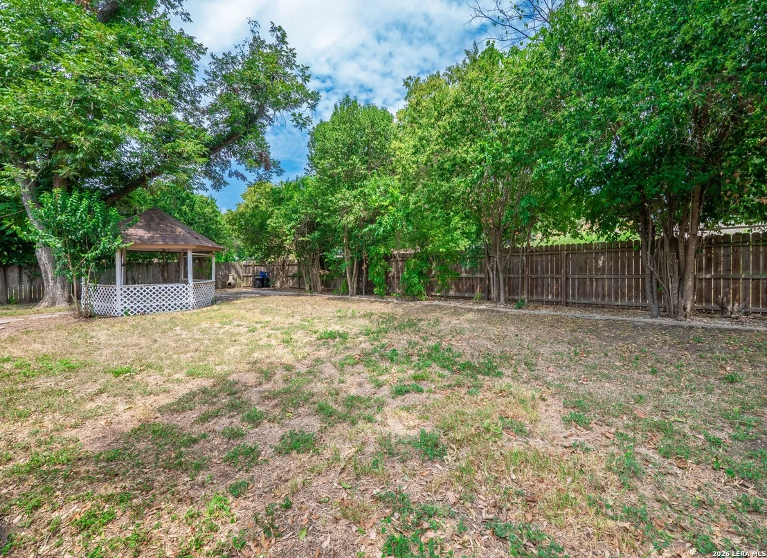 Photo of 621 Balfour Dr